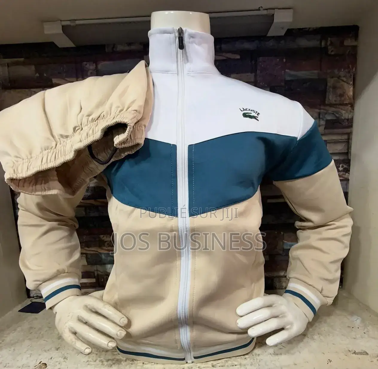 Survêtements De Très Bonnes Qualités