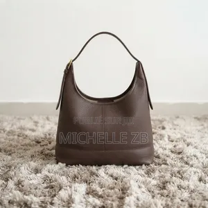 Sac Hobo Élégant – Couleur Brun Chocolat – Style Minimaliste