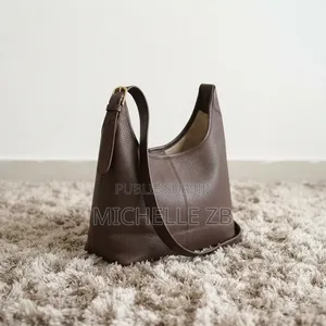 Sac Hobo Élégant – Couleur Brun Chocolat – Style Minimaliste