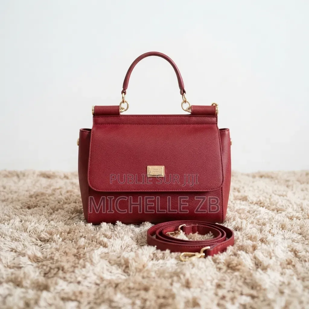 Sac À Main Chic Et Structuré – Rouge Profond – Style Élégant