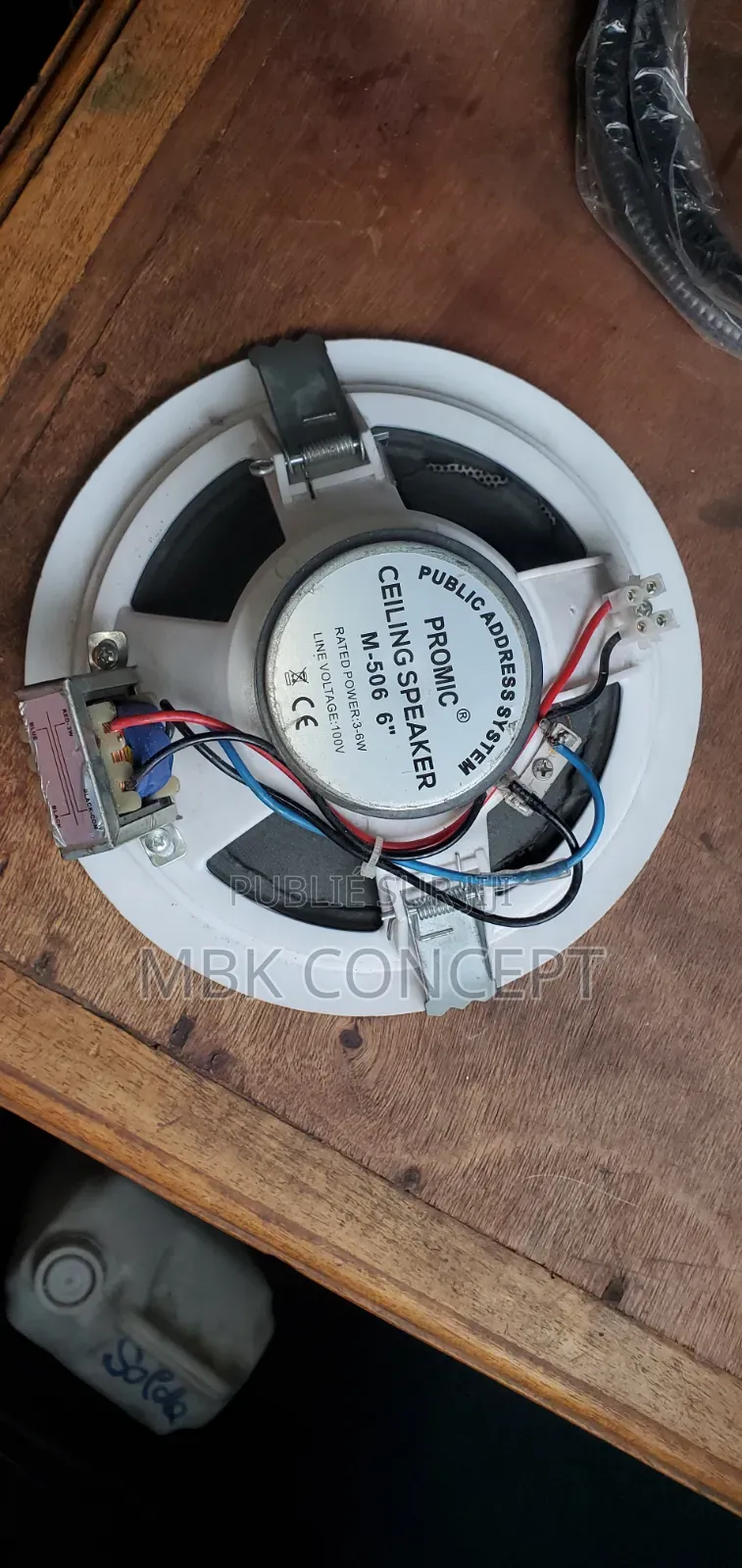 Baffle a Fixé Sur Plafond Fonctionne
