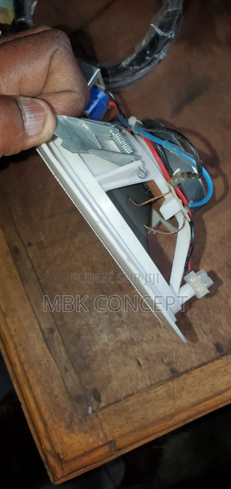 Baffle a Fixé Sur Plafond Fonctionne