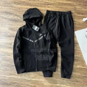 Nike Tech Disponible