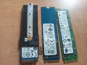 Ventes Flash Des Disque Dur SSD M2 Capacité 128 Et 256 Gb
