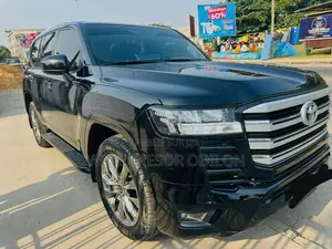 Toyota Land Cruiser LC250 2025 Noir