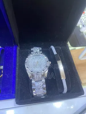 Montre De Différent Style