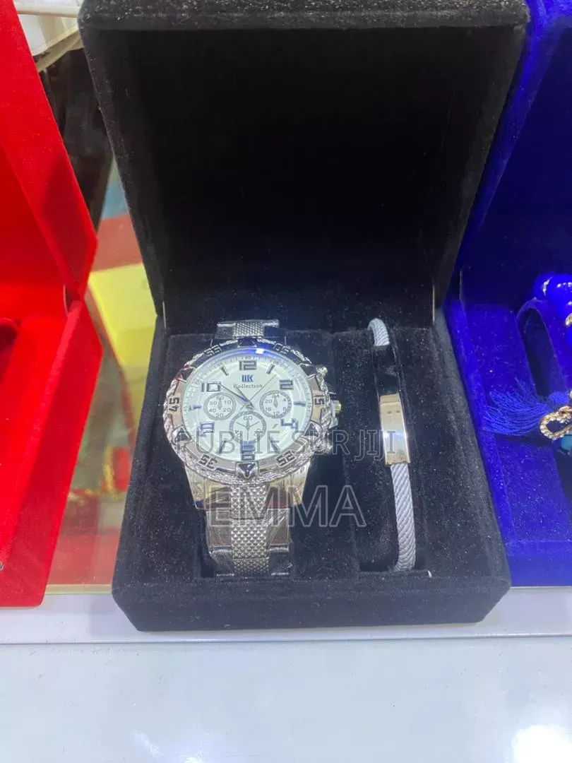 Montre De Différent Style