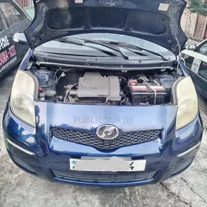 Toyota Yaris 2023 Bleu