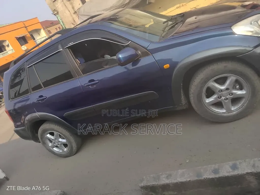 Toyota RAV4 2018 Bleu