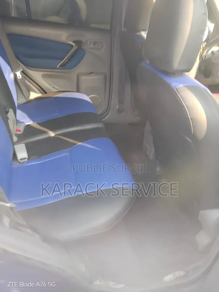Toyota RAV4 2018 Bleu