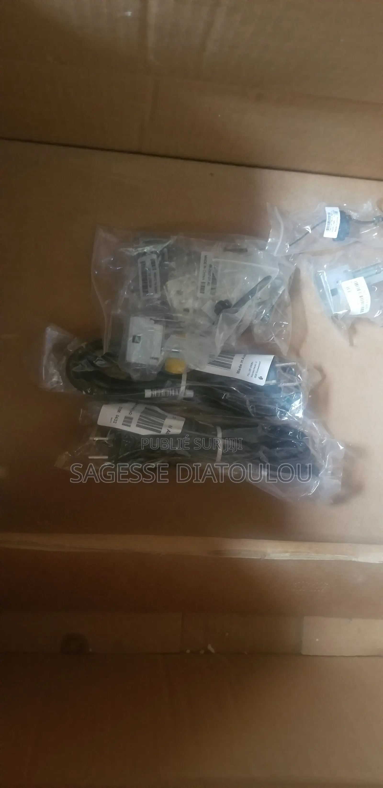 Switch Cisco 48 Ports Gigabits Neuf Sous Emballage