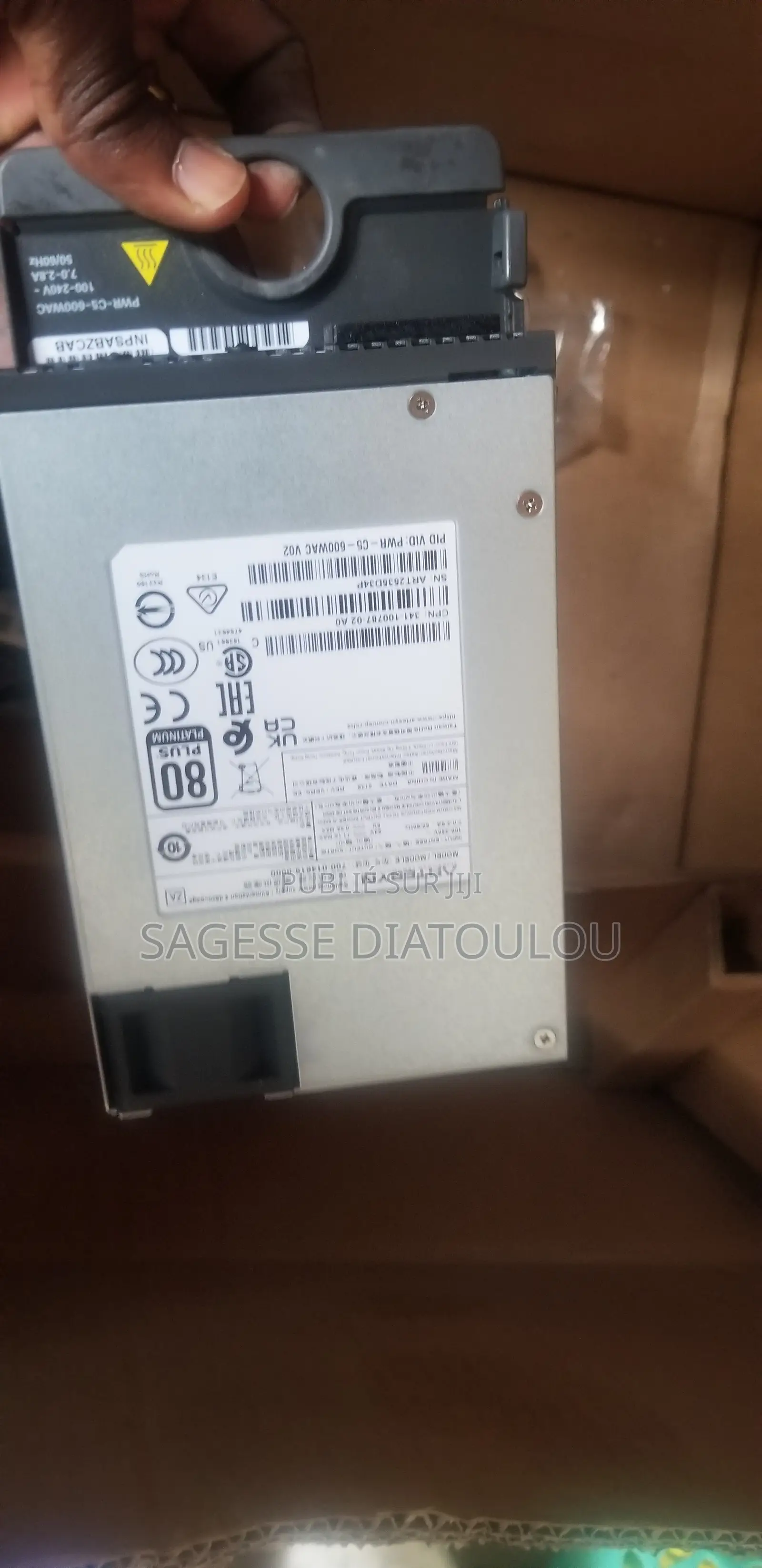 Switch Cisco 48 Ports Gigabits Neuf Sous Emballage