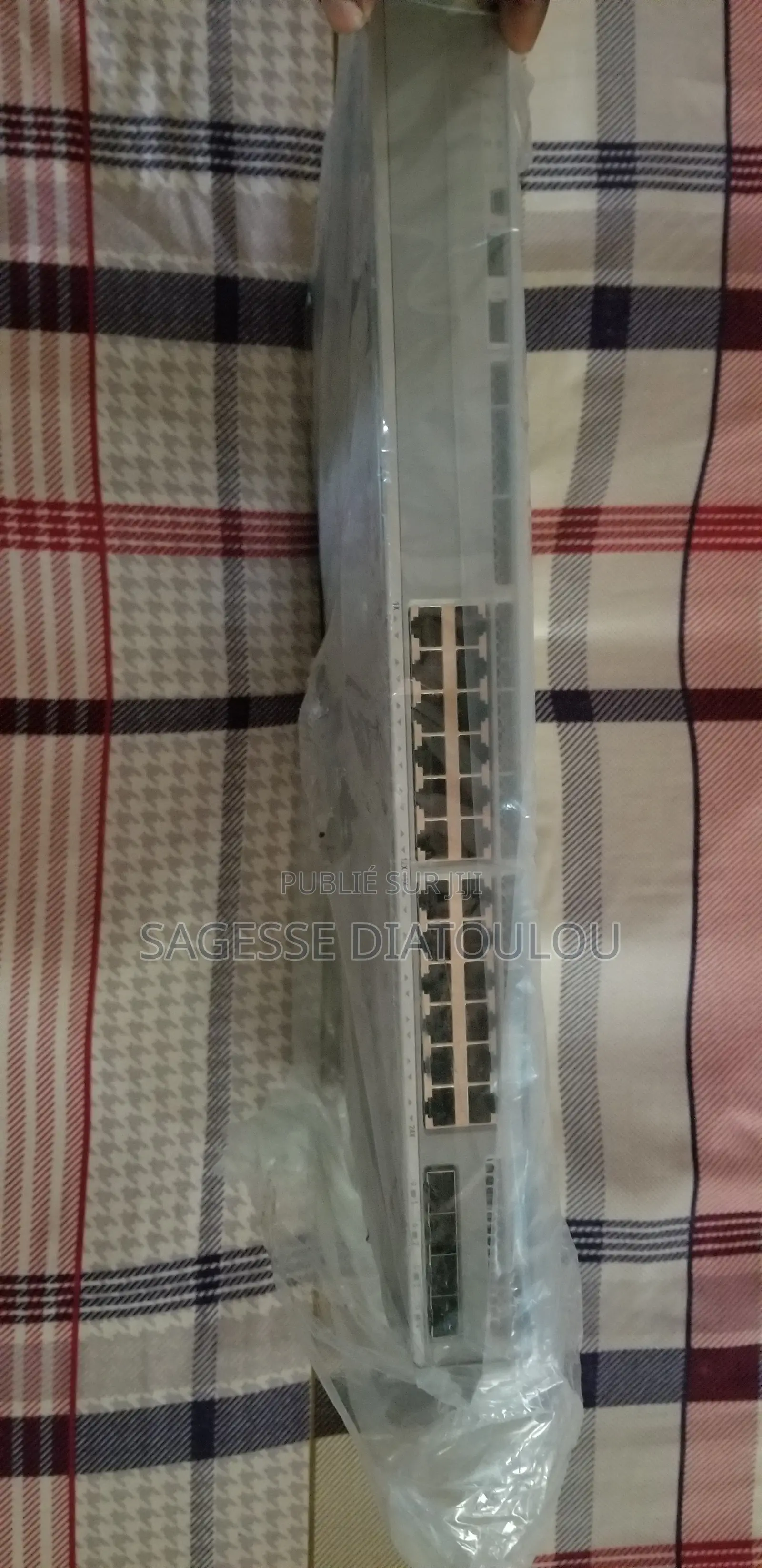 Switch Cisco 48 Ports Gigabits Neuf Sous Emballage