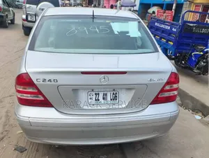 Mercedes-Benz C240 2006 Gris