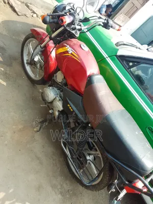 TVS Apache RTR 160 2V 2024 Rouge