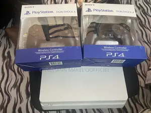 Ps4 Slim Craquer Avec 8 Jeux Avec 2 Manettes