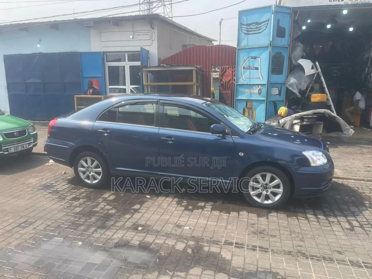 Toyota Avensis 2020 Bleu