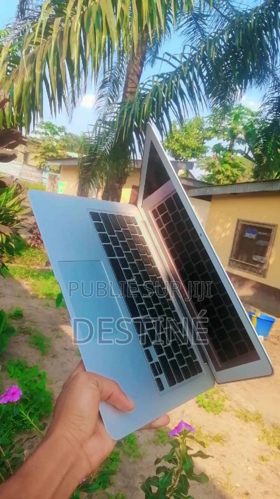 Ordinateur portable Apple MacBook Air 2GB Intel Core 2 Duo SSD 256GB