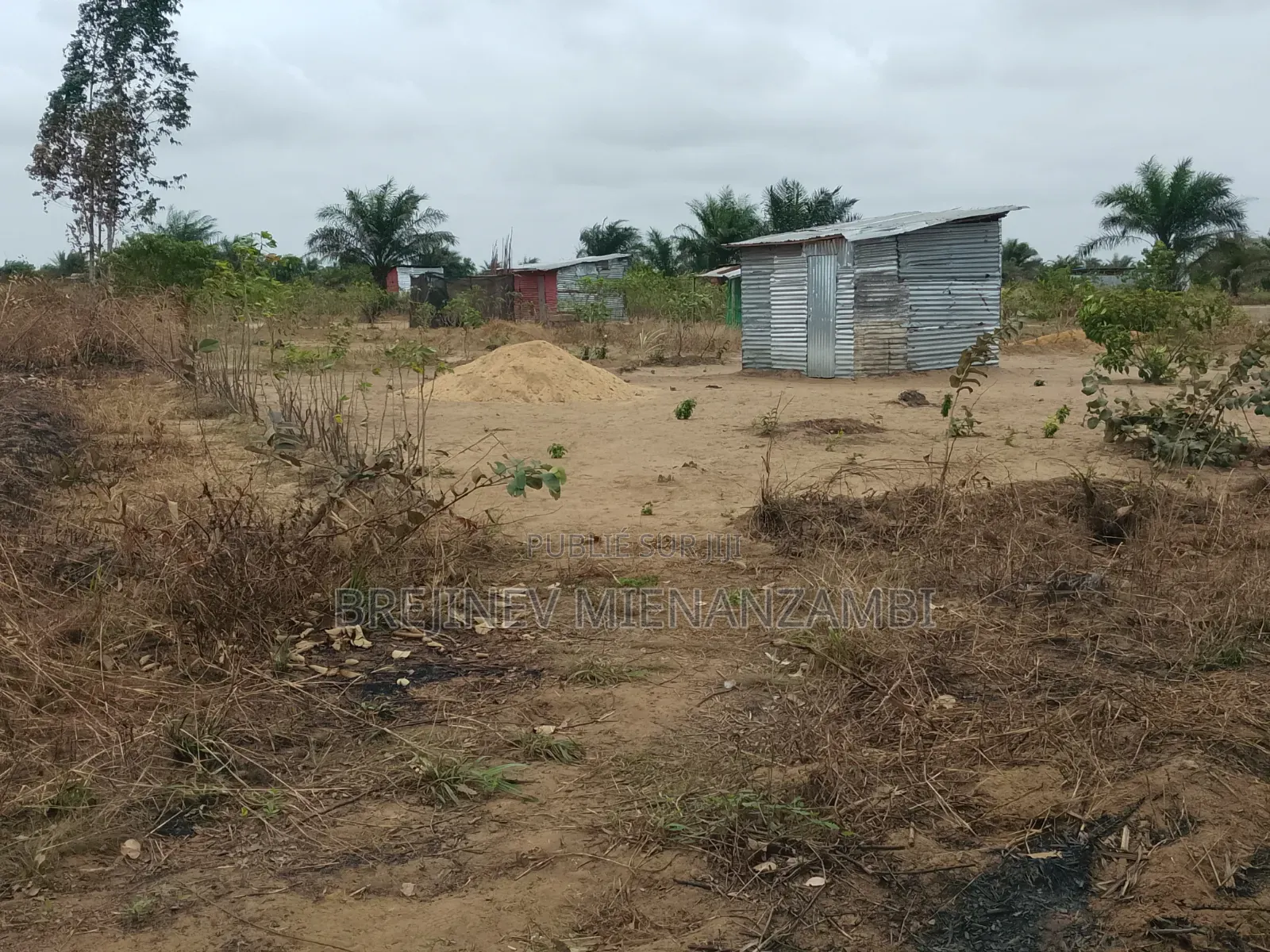 Terrain 400 M2 À 800 000 Fcfa- Louessi-Km14- Papiers Sécurisés