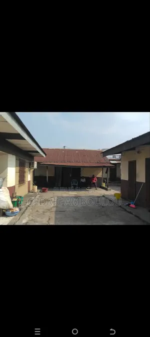 Parcelle À Vendre À Moungali Deuxième Parcelle Du Goudron 356,22m2