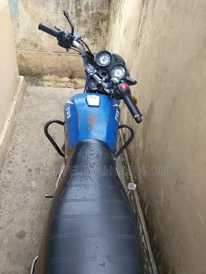 TVS HLX 125 2023 Bleu