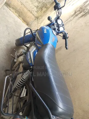 TVS HLX 125 2023 Bleu