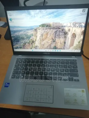 Ordinateur portable Asus VivoBook X540SA 8GB Intel Core 5 SSD 256GB