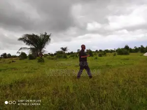 20 Parcelles Jumelees a Loango