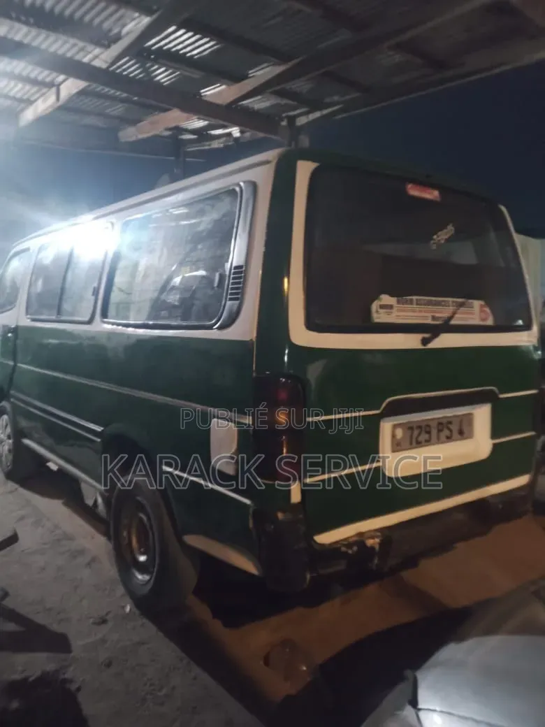Toyota HiAce 2020 Vert