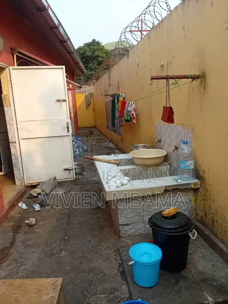 3chbre Villa dans Djiri à Louer