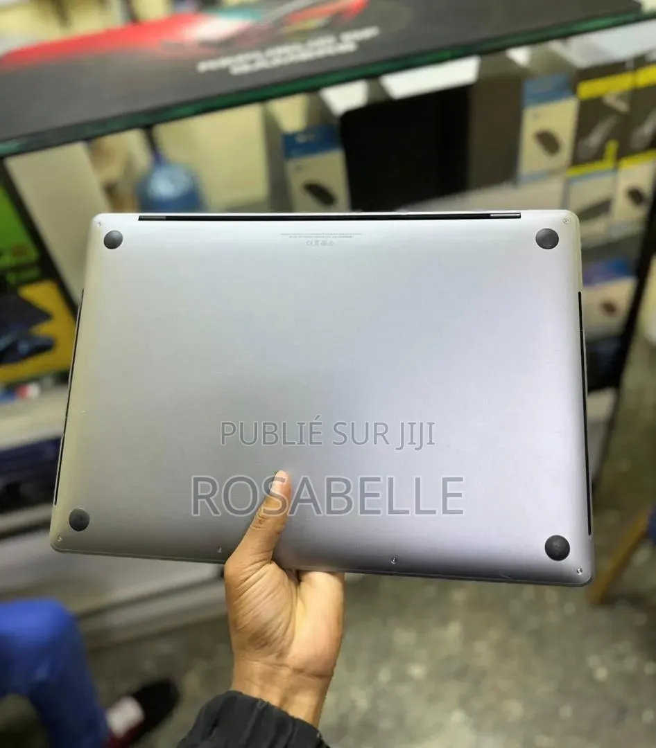 Nouveau Apple MacBook 2019 64GB Intel Core i9 SSD 1T