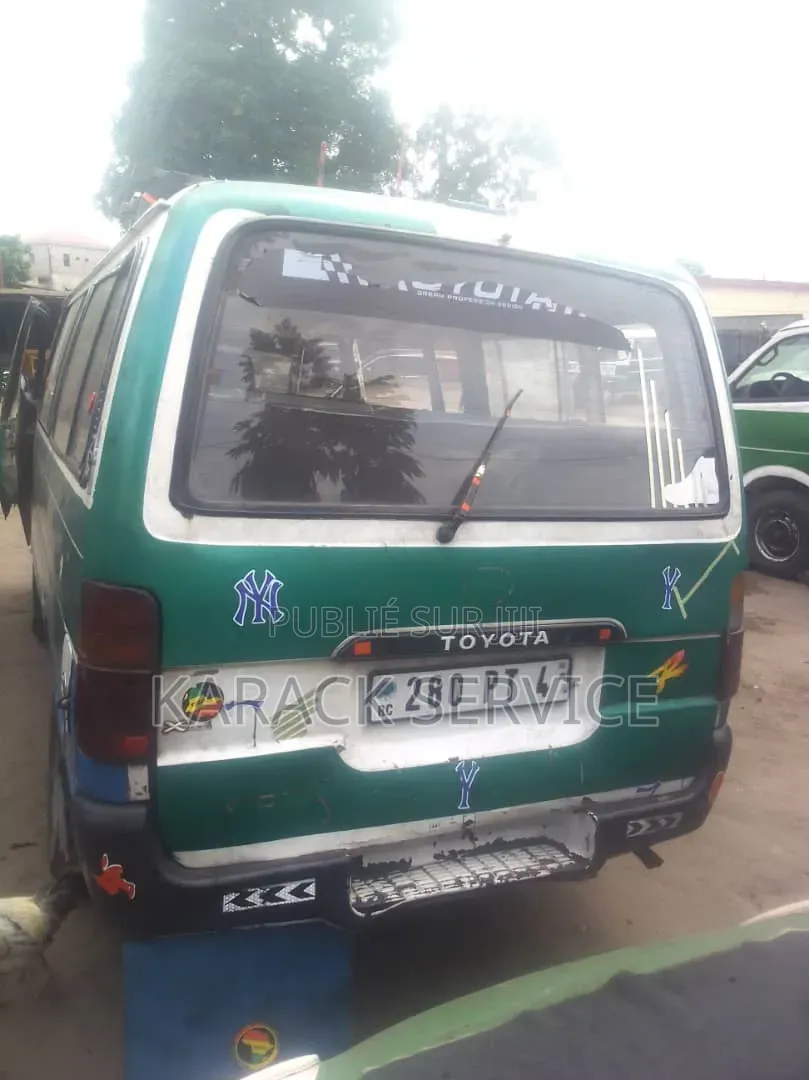 Toyota HiAce 2020 Vert