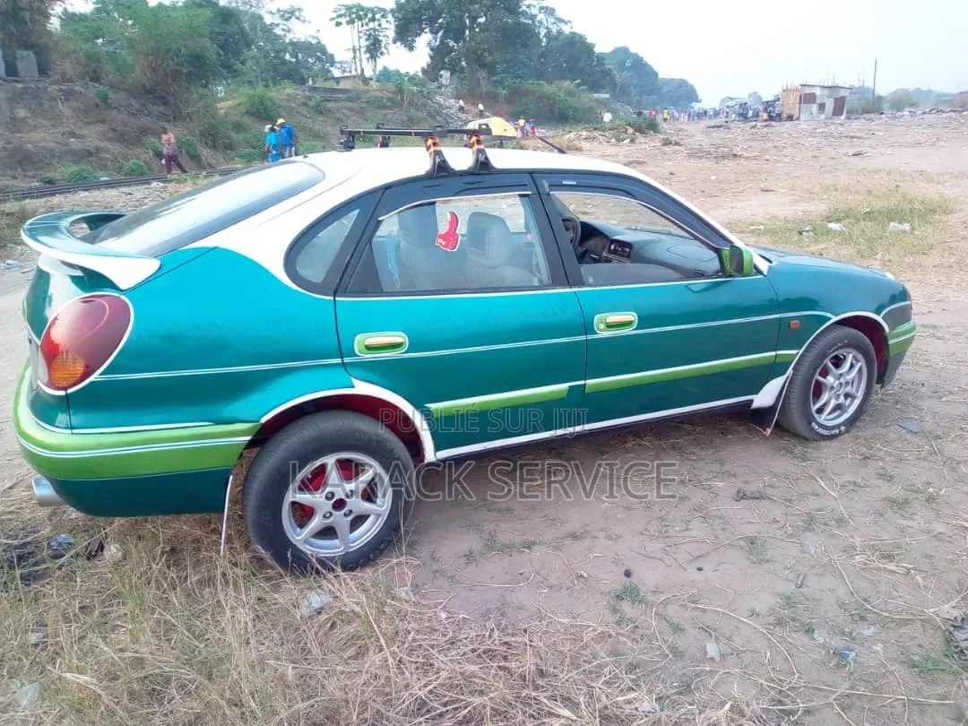 Toyota Corolla 2023 Vert