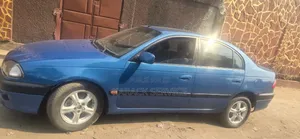 Toyota Avensis 2019 Bleu