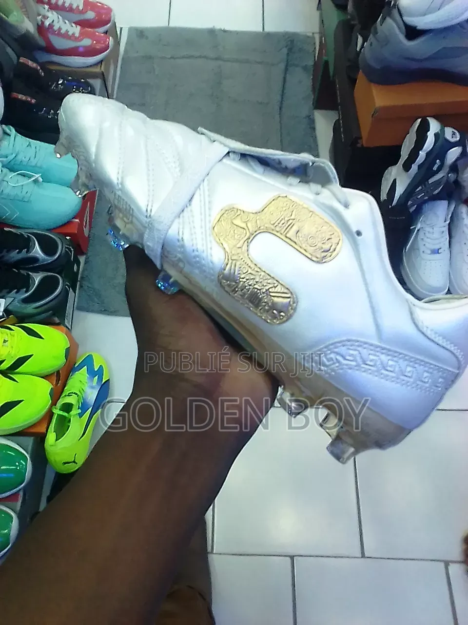 Nouvelle Paire De Crampons Charly