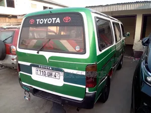 Toyota HiAce 2018 Vert