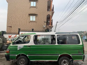 Toyota HiAce 2018 Vert