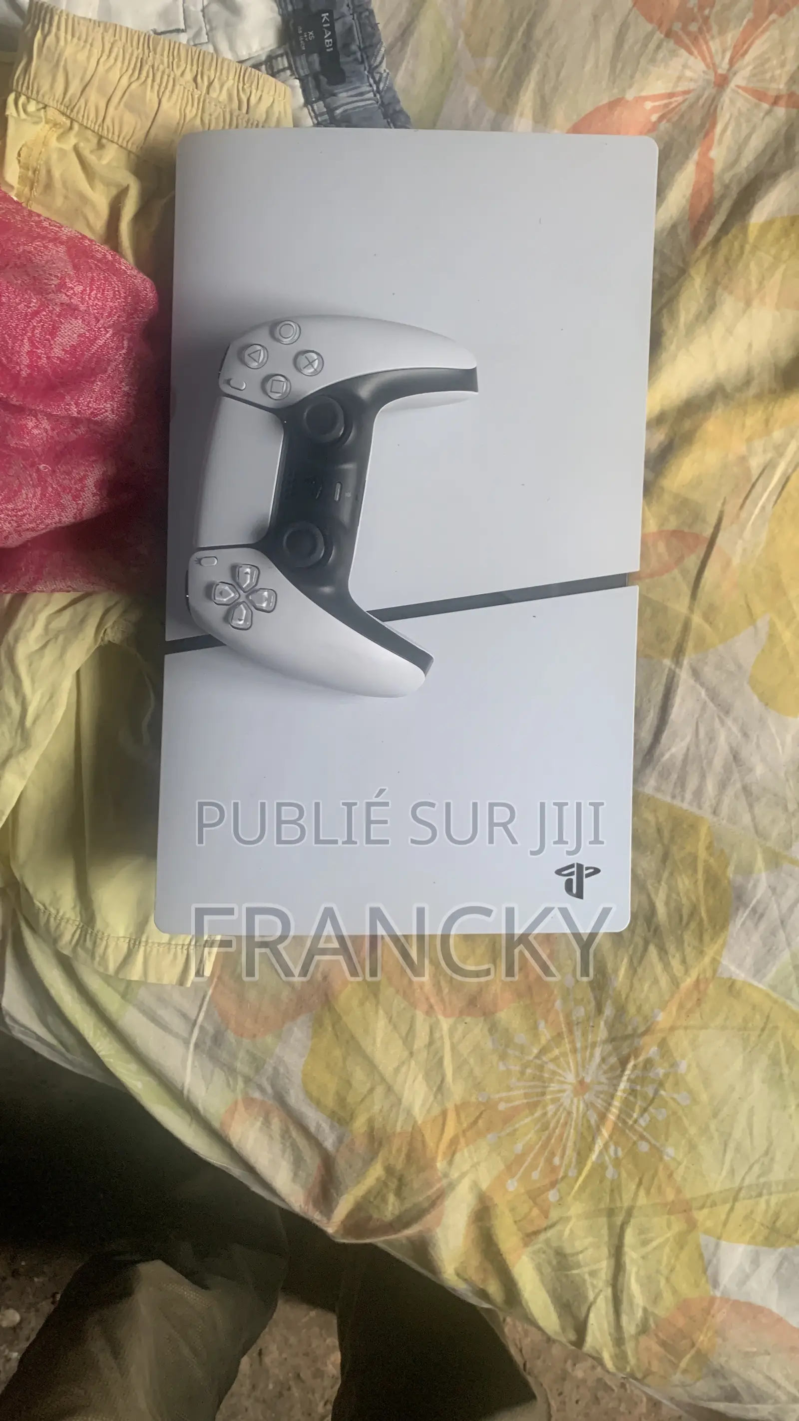 Ps5 Très Bonne en Etat Avec Une Manette