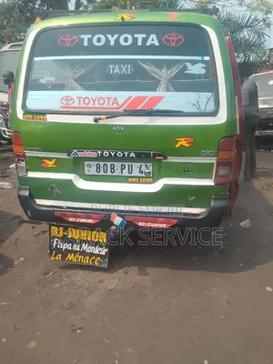 Toyota HiAce 2021 Vert