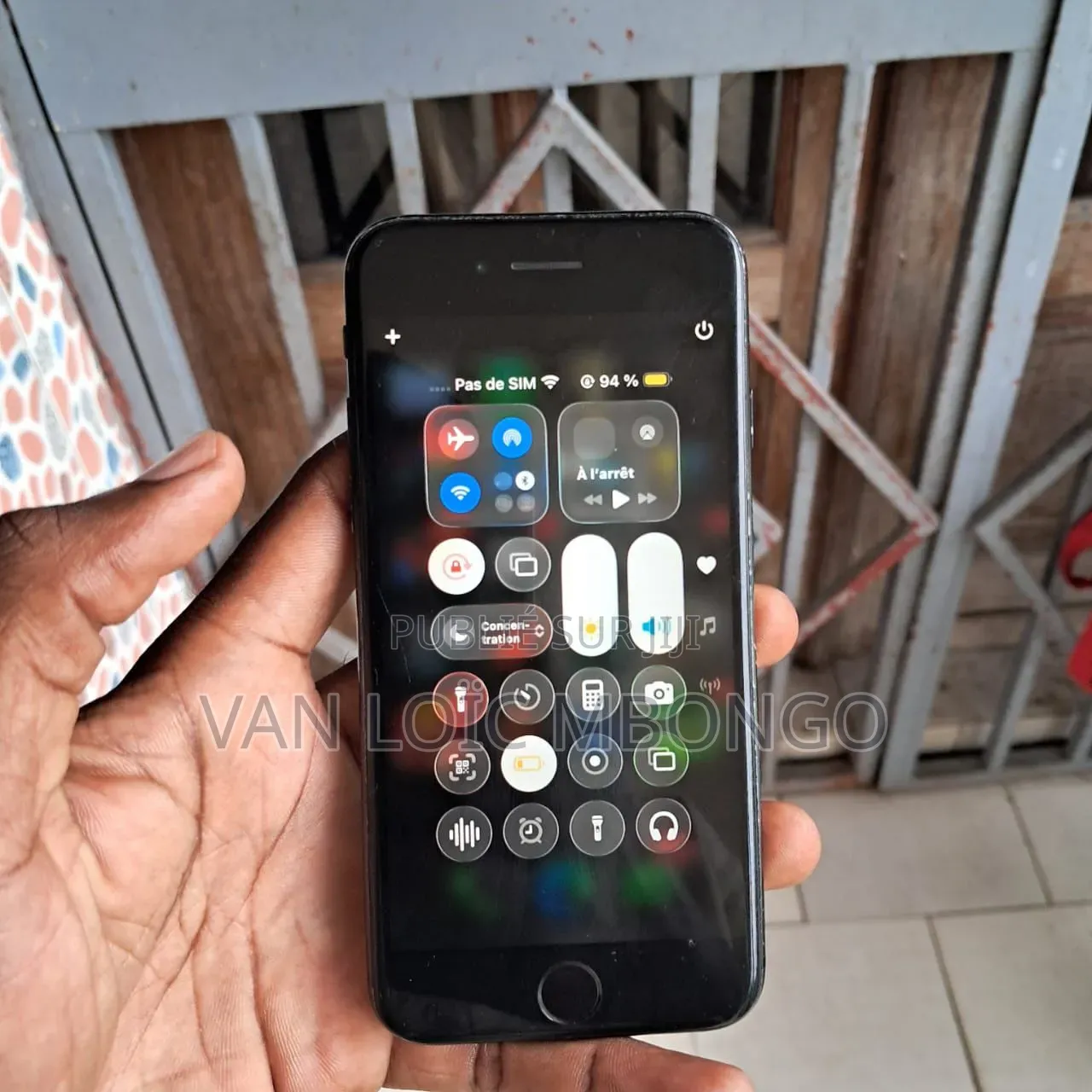 Apple iPhone SE 64 GB Gris