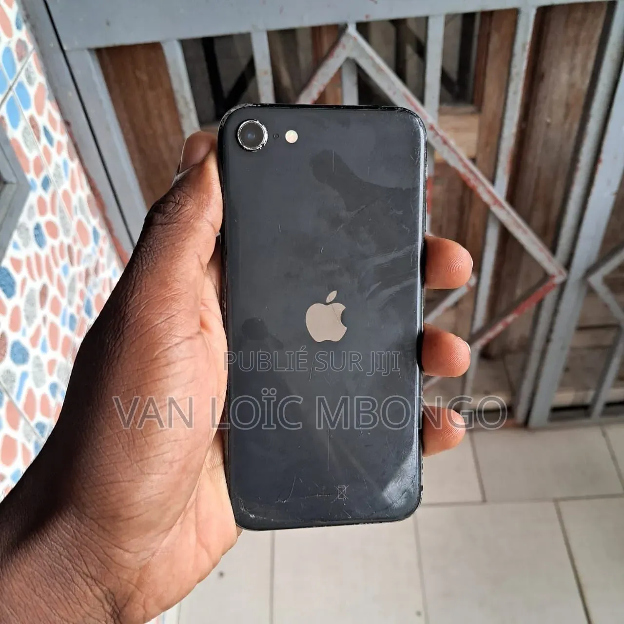 Apple iPhone SE 64 GB Gris