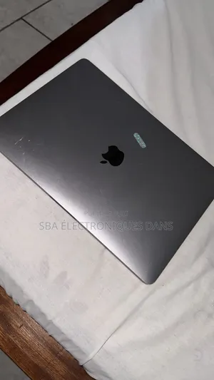Ordinateur portable Apple MacBook 2017 16GB Intel Core i7 HDD 512GB