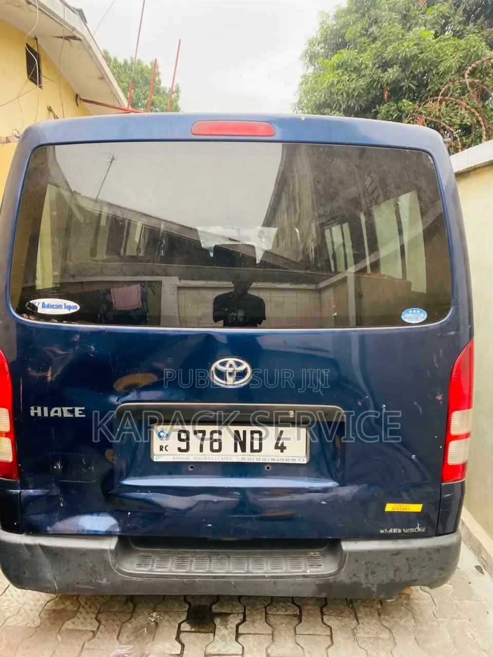 Toyota HiAce 2023 Bleu