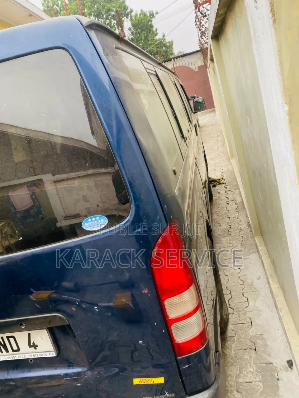 Toyota HiAce 2023 Bleu