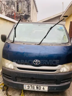 Toyota HiAce 2023 Bleu