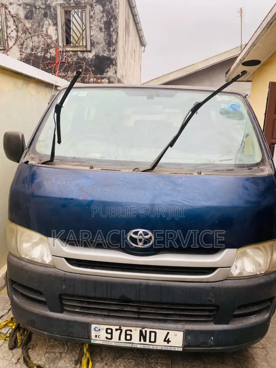 Toyota HiAce 2023 Bleu