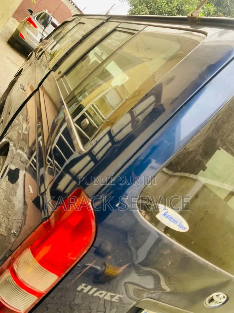 Toyota HiAce 2023 Bleu