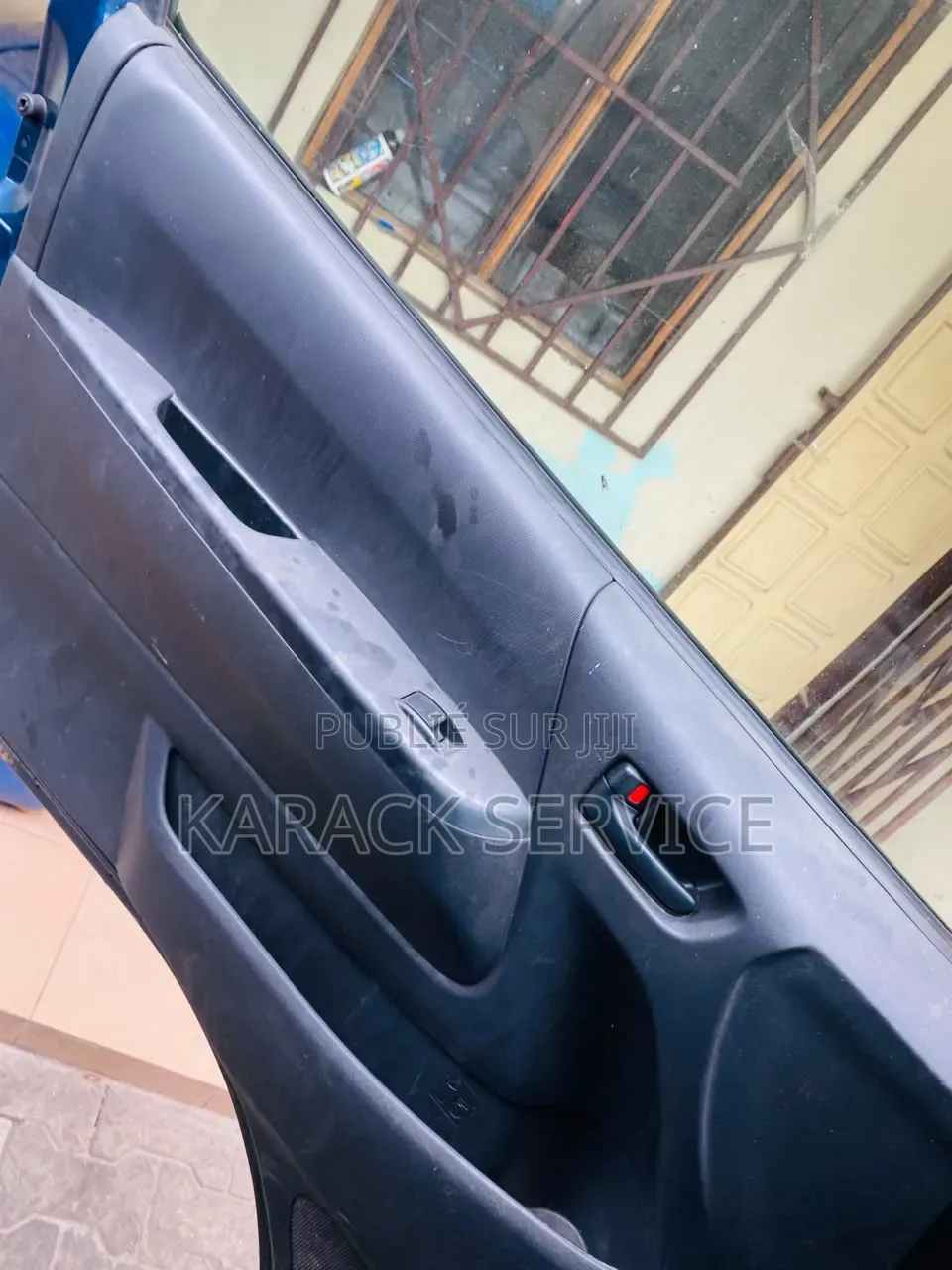 Toyota HiAce 2023 Bleu