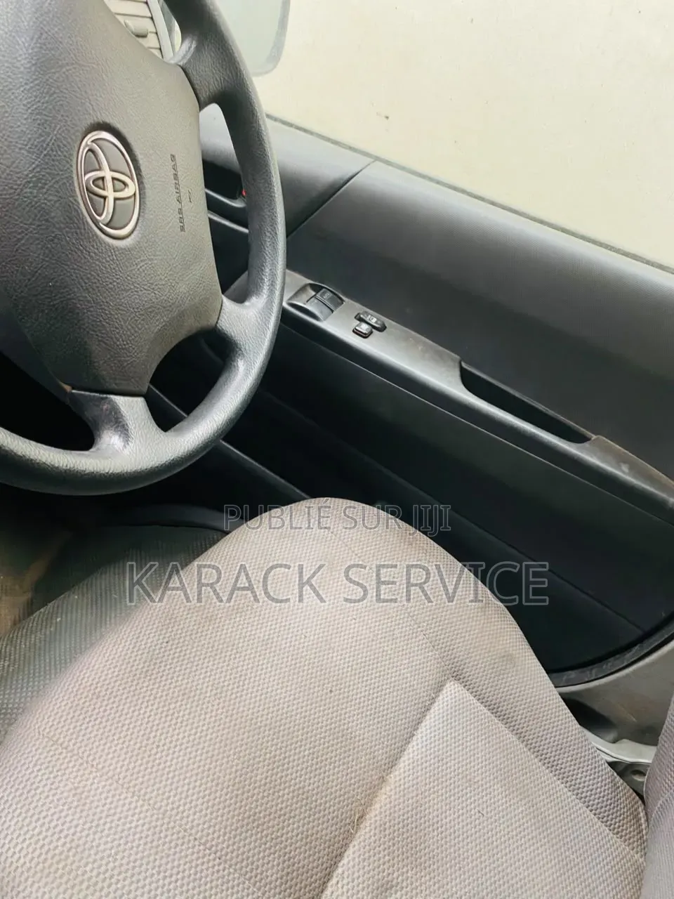 Toyota HiAce 2023 Bleu