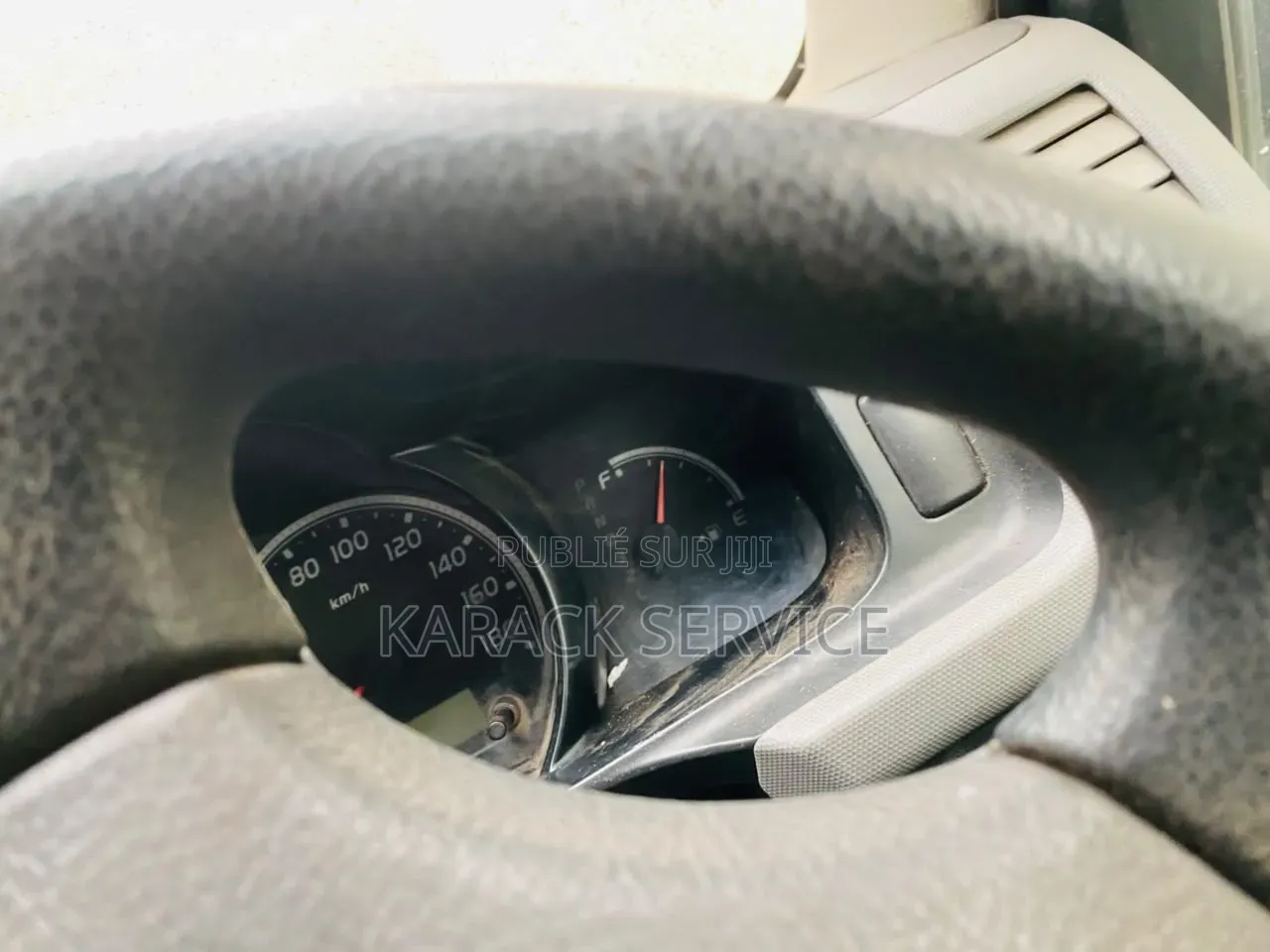Toyota HiAce 2023 Bleu